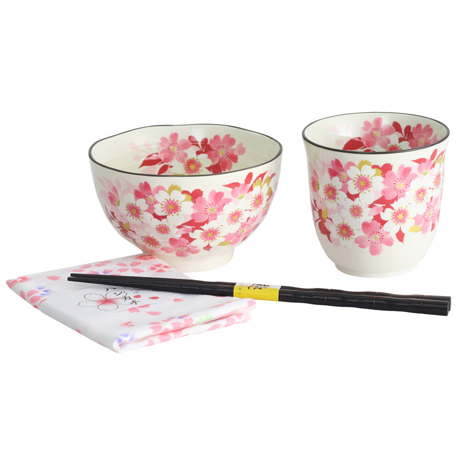 林みちよ　紅縁銀彩花碗　高台紅花　旅茶碗　小服茶碗　ティーカップ　茶道 Amazon.co.jp: 林みちよ 紅縁銀彩花碗 旅茶碗 小服茶碗 ティーカップ